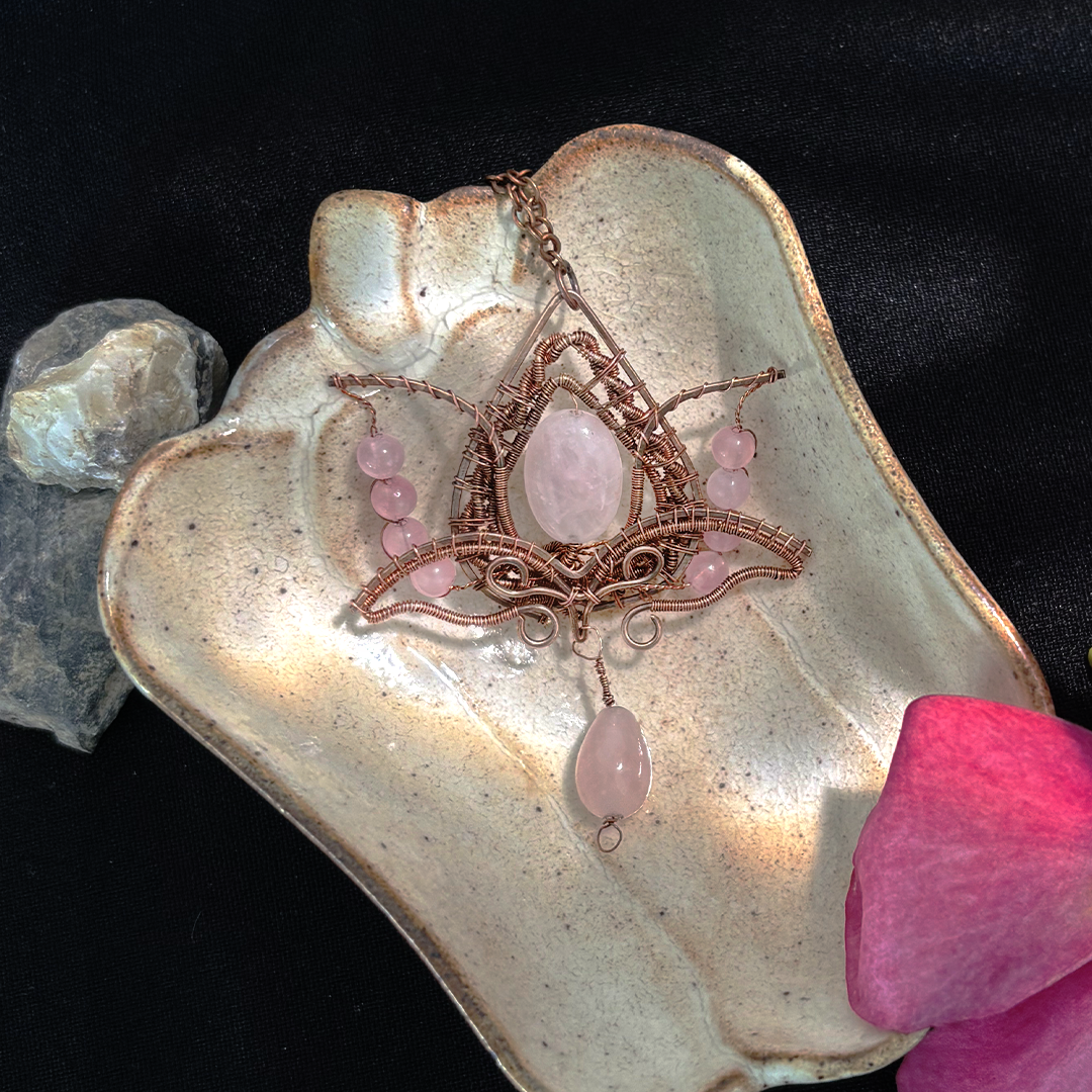 Filofly Handmade Rose Quartz Lotus Pendant Copper Rose Silver Wire Weaving and Wrapped Jewelry Natural Stone with 18 Necklace for women gift