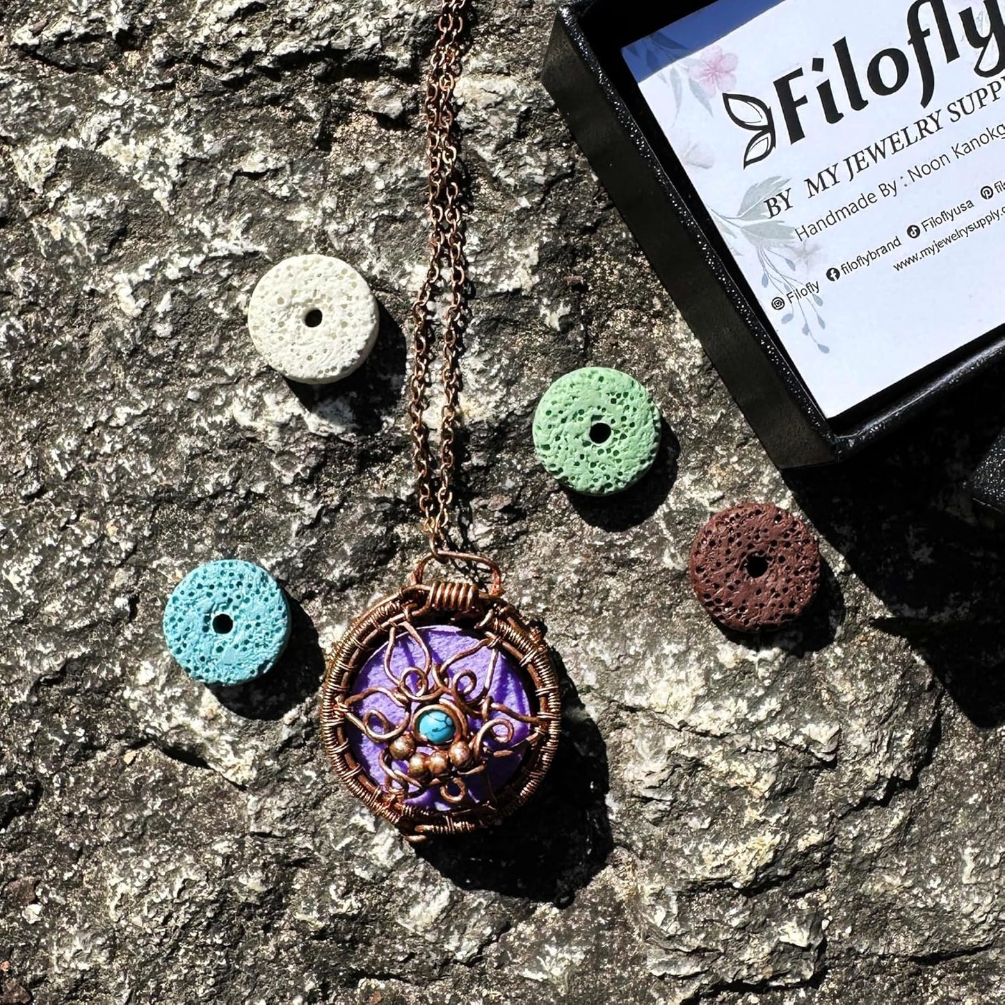 2 in 1 Handmade Scented Copper Pendant Necklace Wearable Essential Oil Fragrance Scented Jewelry with Lava Stone and Diffuser Pad Aromatherapy Pendant Perfume Necklace Scented Locket